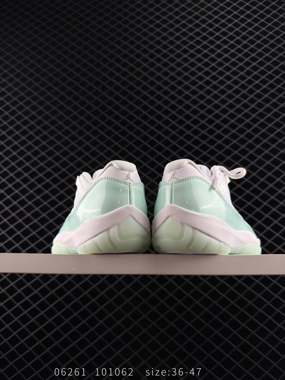 Nike Air Jordan 11 Retro Low